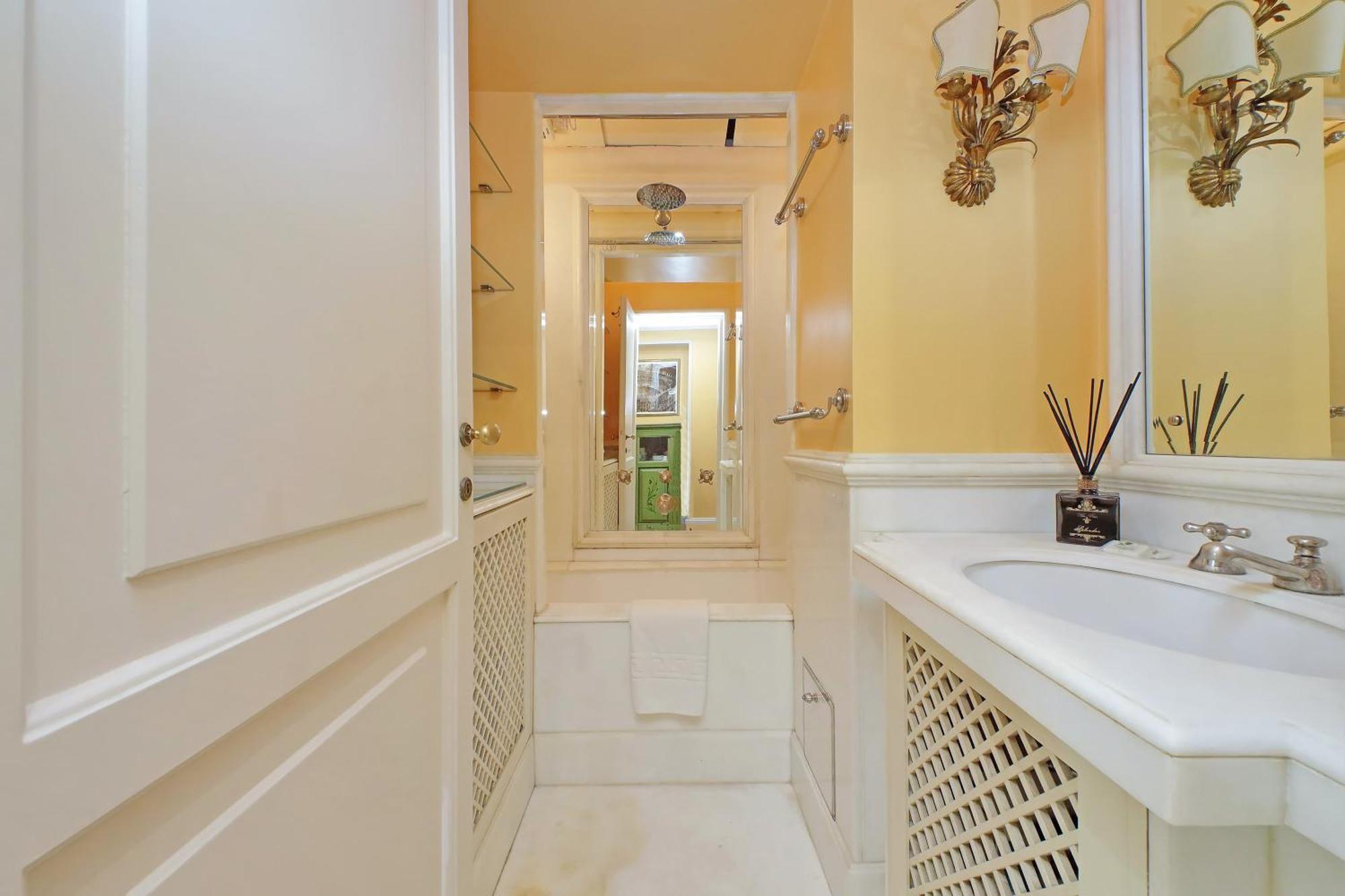 Pantheon Luxury Apartment Rome Bagian luar foto