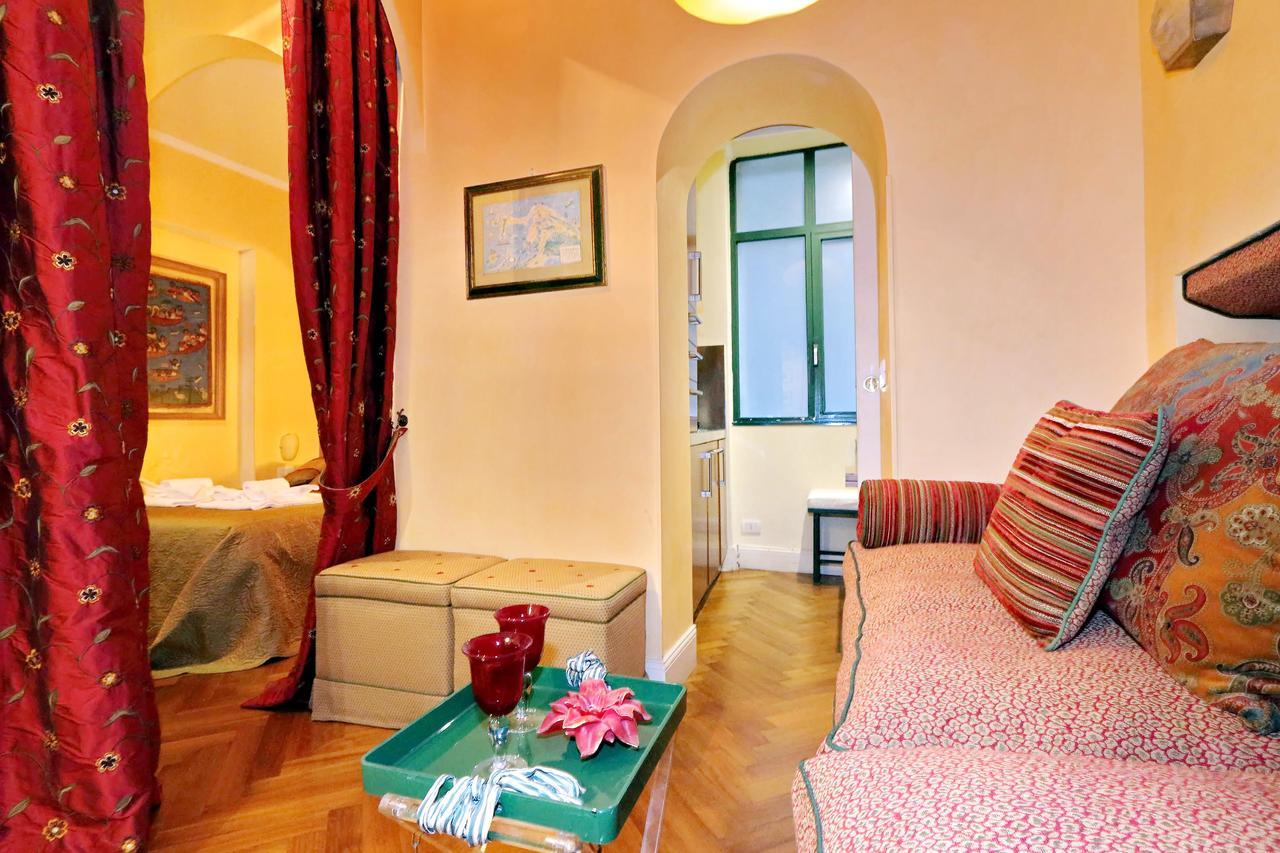 Pantheon Luxury Apartment Rome Bagian luar foto
